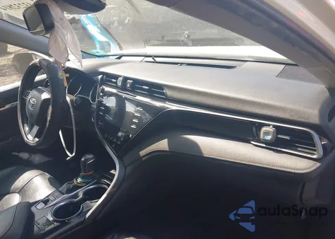 2020 Toyota Camry Xle z USA, uszkodzony, nr VIN 4T1F11AK7LU363756